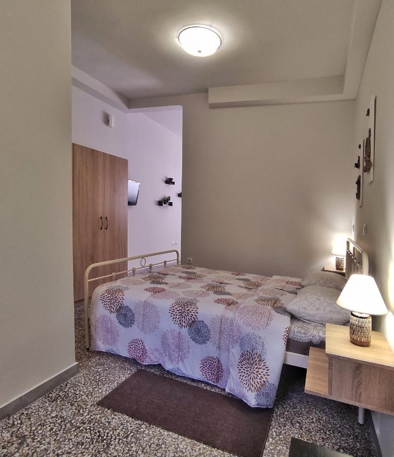 Garnet 1 Apartman Kalamáta Kültér fotó