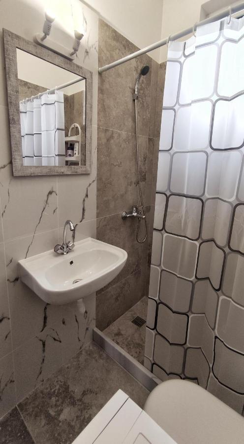 Garnet 1 Apartman Kalamáta Kültér fotó